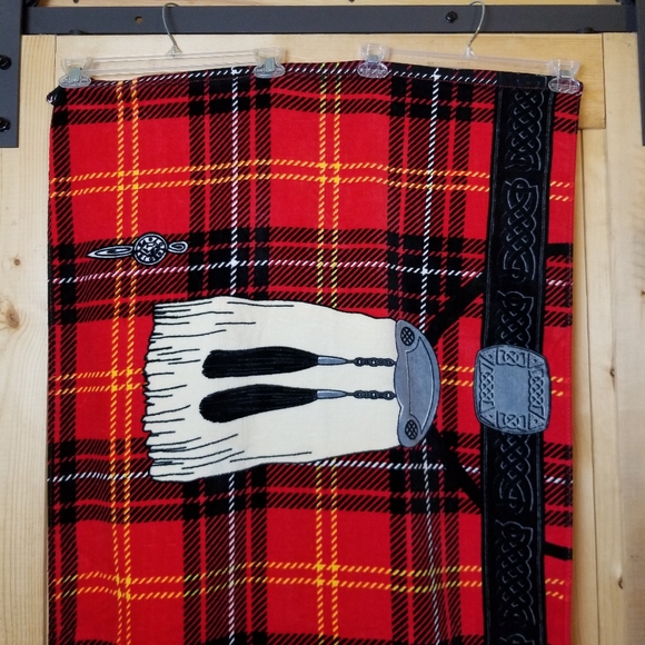 InstaKilt Red Scottish Tartan Kilt Beach Towel NWOT - Picture 3 of 9